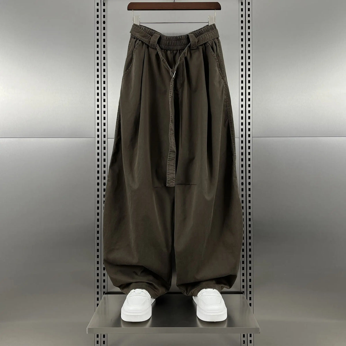 Men's Relaxed Wide-Leg Trousers
