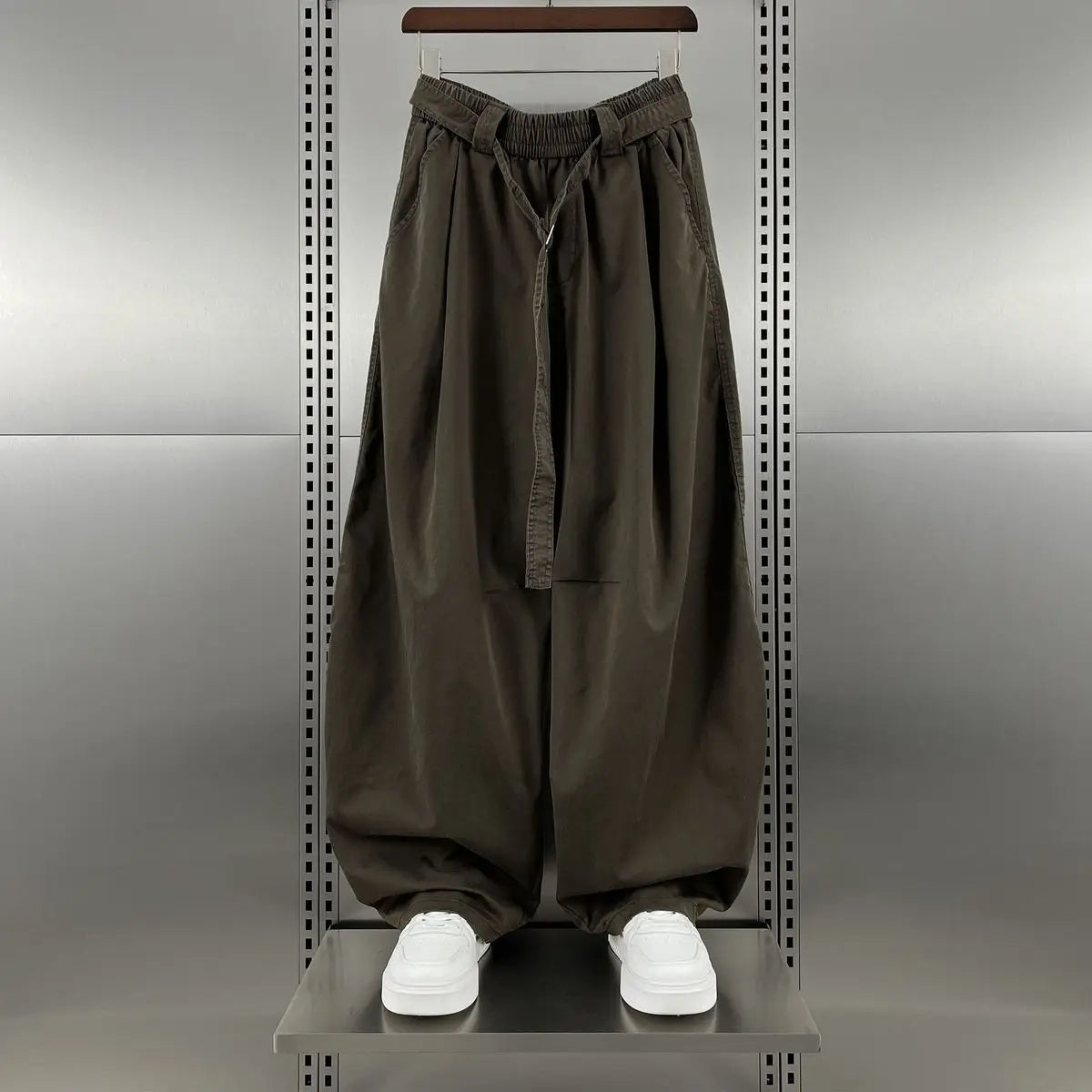 Men's Relaxed Wide-Leg Trousers