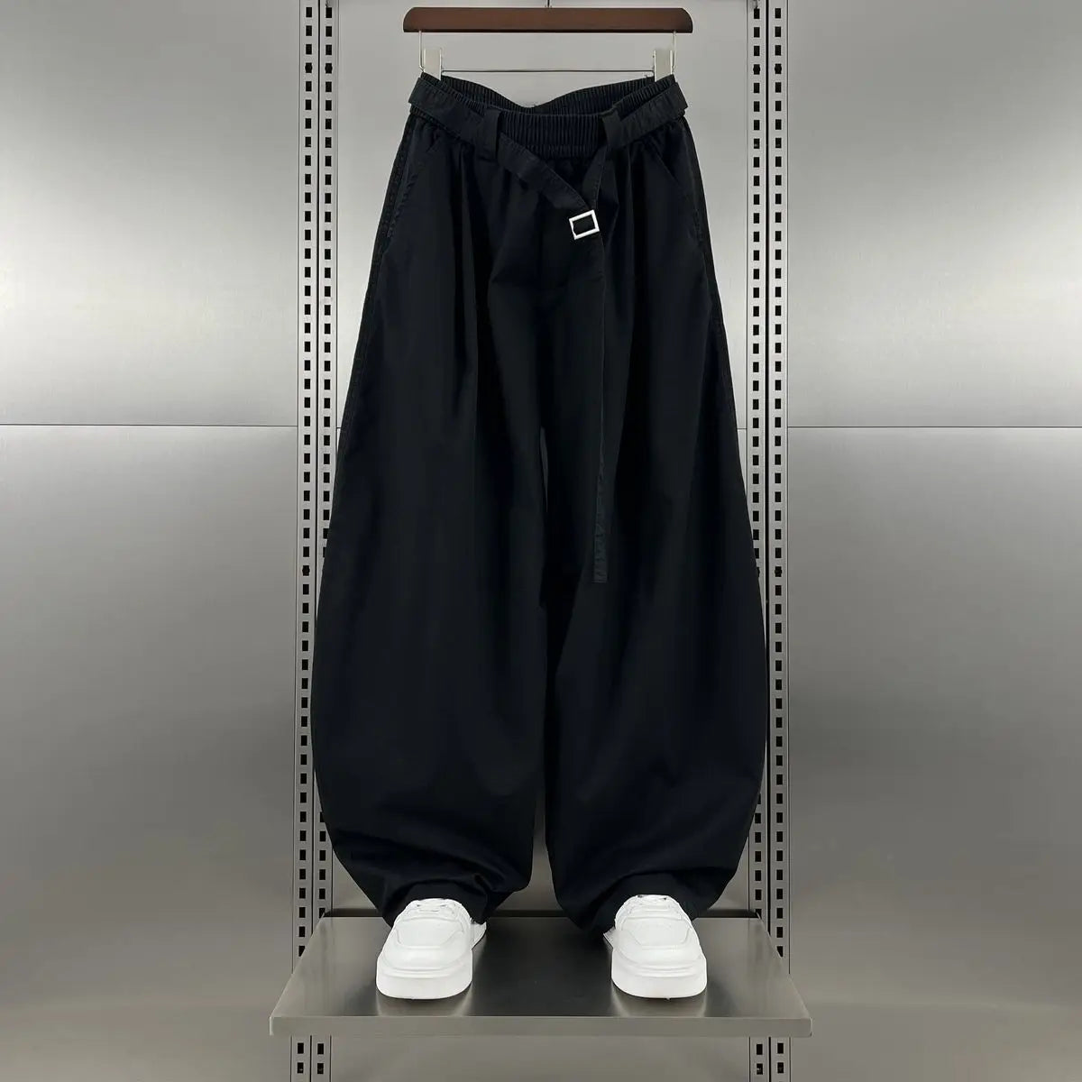 Men's Relaxed Wide-Leg Trousers