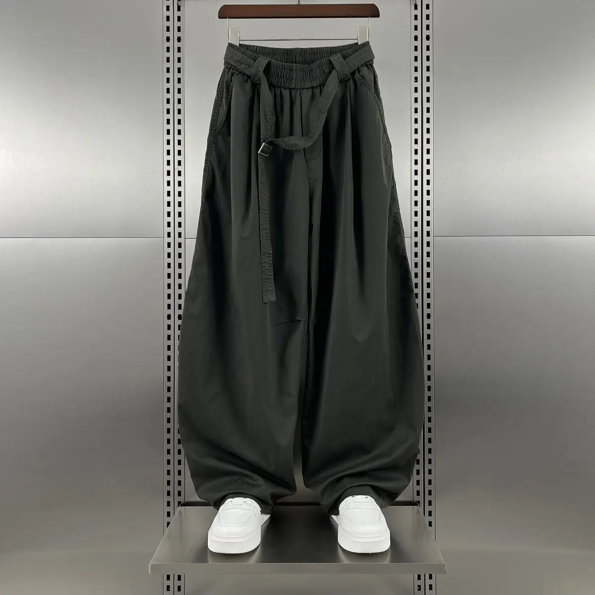 Men's Relaxed Wide-Leg Trousers