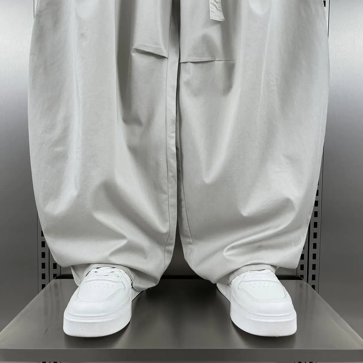 Men's Relaxed Wide-Leg Trousers