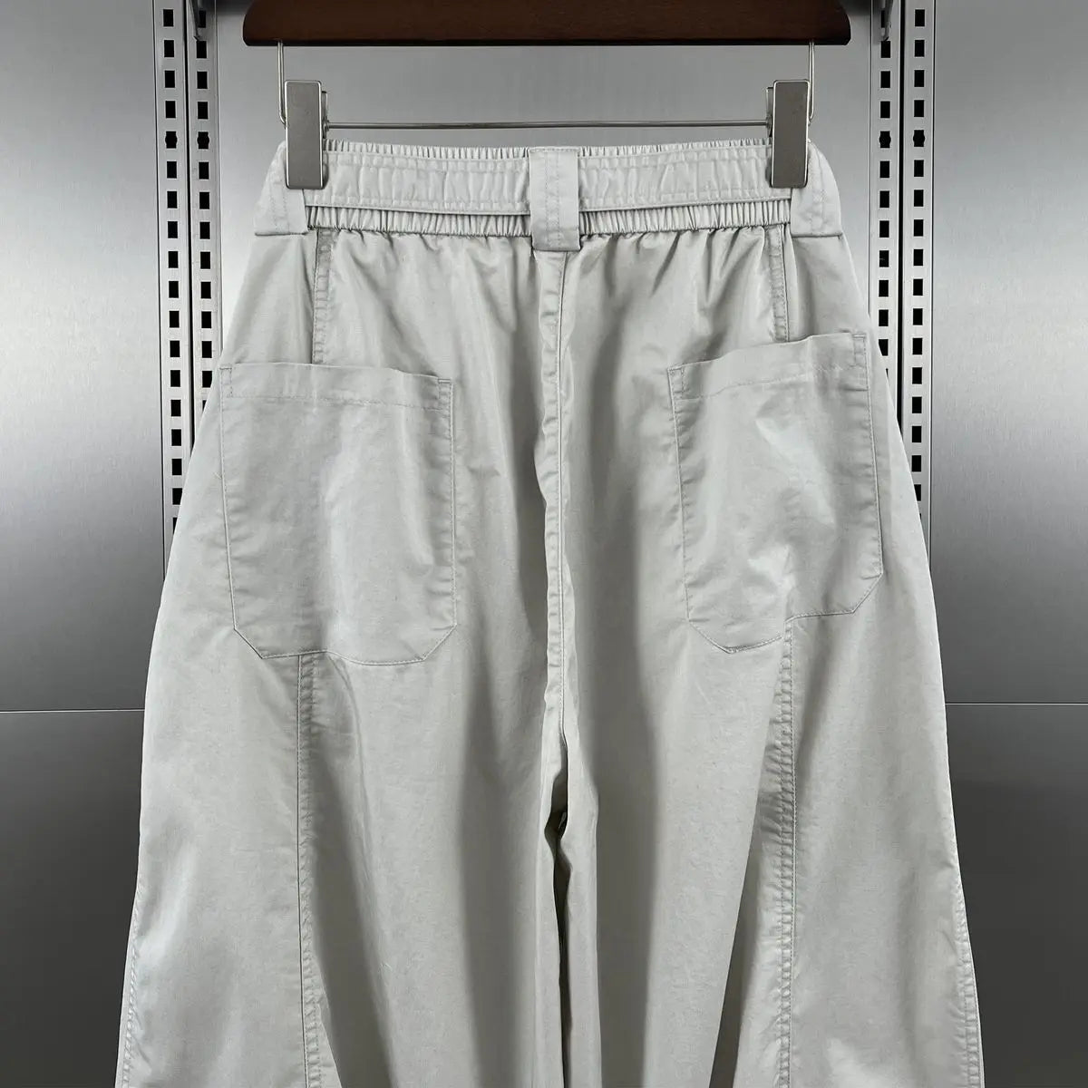 Men's Relaxed Wide-Leg Trousers